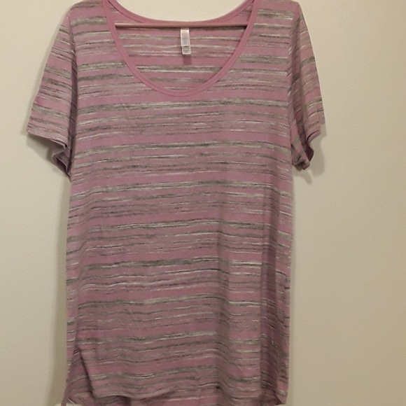 LuLaRoe Tops - Lularoe Classic T 2XL Shirt Cute Gray Pink LLR